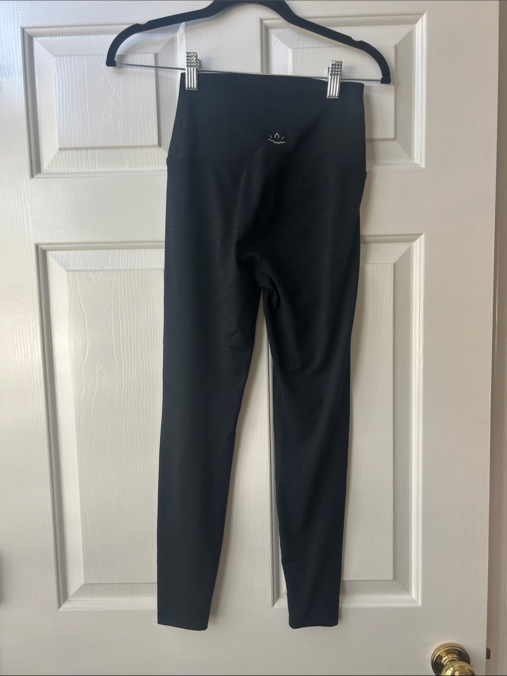 Beyond Yoga High-Rise Black Active Leggings with Subtle Logo